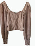 Long sleeve knitted top with a great neck. talla S